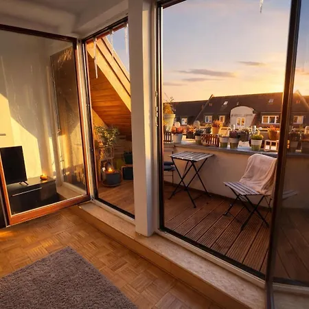 Appartement Grosszuegige, Sonnige Dachgeschosswohnung Mit Balkon