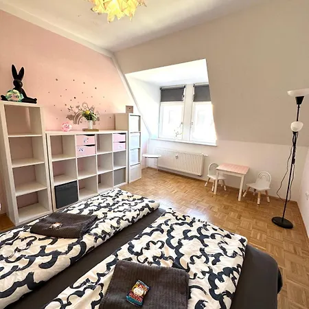 Grosszuegige, Sonnige Dachgeschosswohnung Mit Balkon