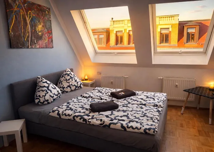 Grosszuegige, Sonnige Dachgeschosswohnung Mit Balkon Appartement