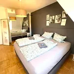 Grosszuegige, Sonnige Dachgeschosswohnung Mit Balkon شقة *