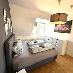 Apartment Großzügige, Sonnige Dachgeschosswohnung Mit Balkon Leipzig