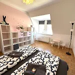 Großzügige, Sonnige Dachgeschosswohnung Mit Balkon