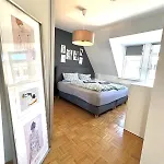 Grosszuegige, Sonnige Dachgeschosswohnung Mit Balkon * لبسيا