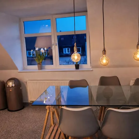 Großzügige, Sonnige Dachgeschosswohnung Mit Balkon Apartment *