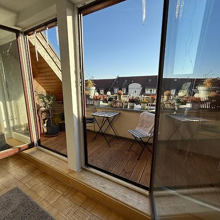Apartment Großzügige, Sonnige Dachgeschosswohnung Mit Balkon Leipzig