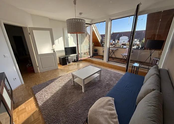 Apartment Großzügige, Sonnige Dachgeschosswohnung Mit Balkon Leipzig