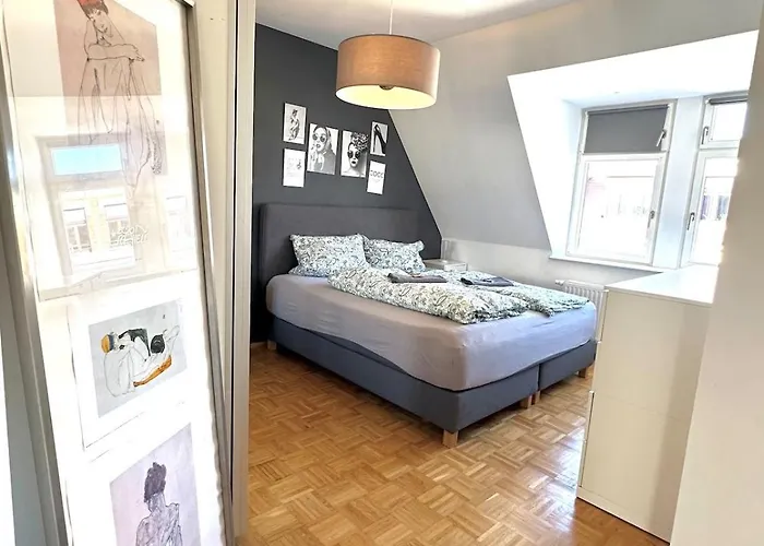 Großzügige, Sonnige Dachgeschosswohnung Mit Balkon * Leipzig